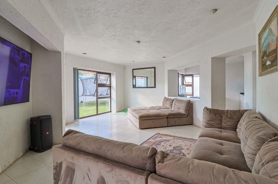 4 Bedroom Property for Sale in Lenasia South Gauteng