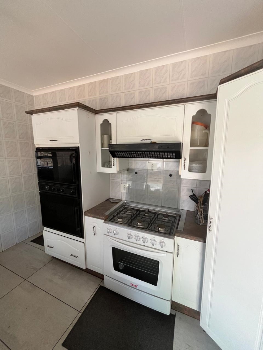 4 Bedroom Property for Sale in Flora Gardens Gauteng
