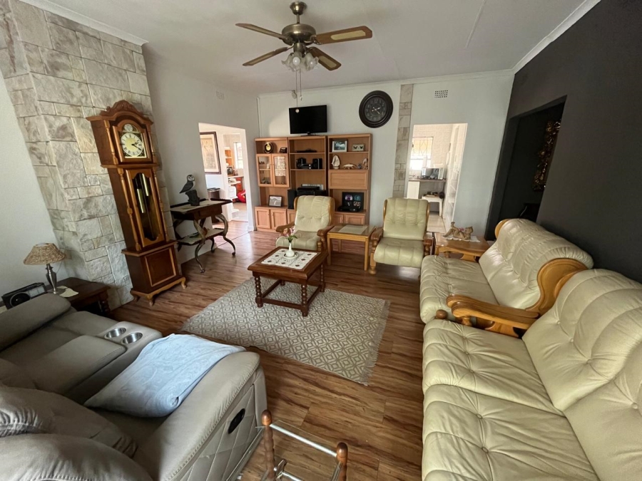 4 Bedroom Property for Sale in Flora Gardens Gauteng