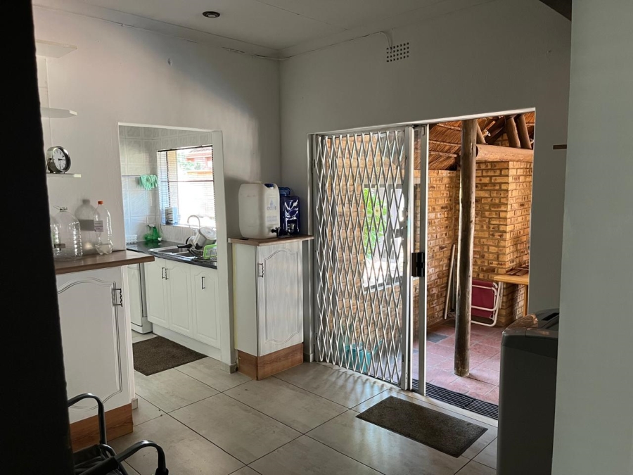 4 Bedroom Property for Sale in Flora Gardens Gauteng