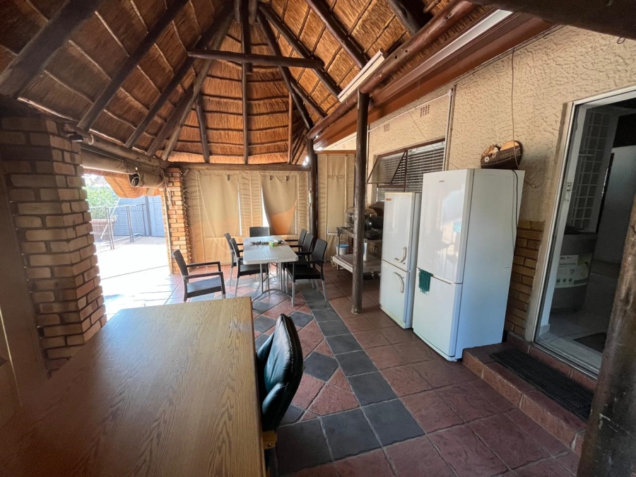 4 Bedroom Property for Sale in Flora Gardens Gauteng