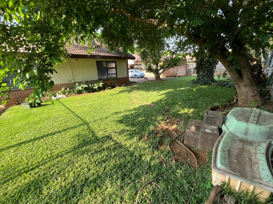 4 Bedroom Property for Sale in Flora Gardens Gauteng