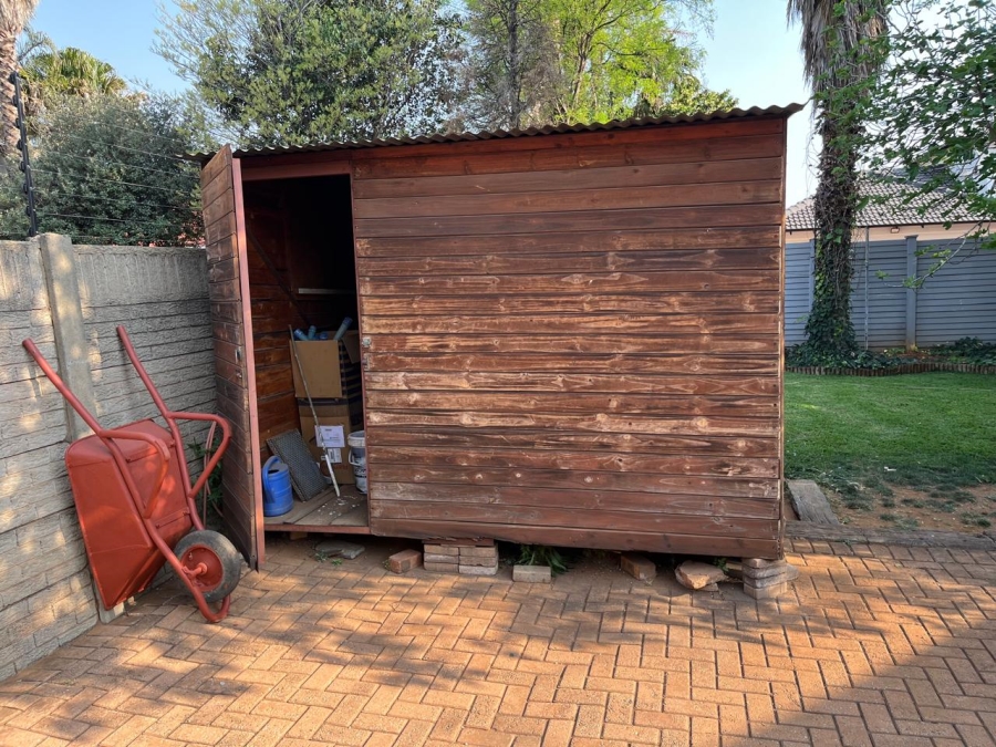 4 Bedroom Property for Sale in Flora Gardens Gauteng
