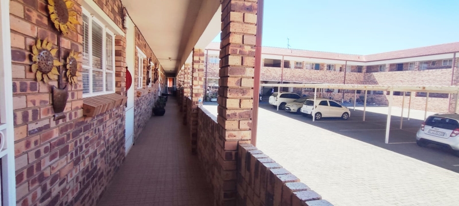 2 Bedroom Property for Sale in Greenhills Gauteng