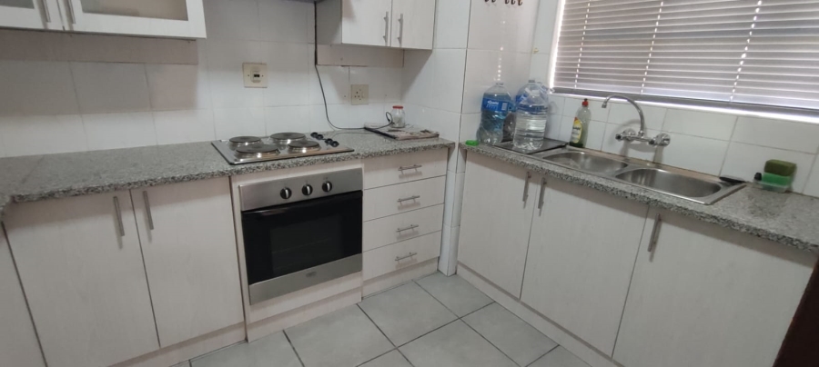 2 Bedroom Property for Sale in Greenhills Gauteng