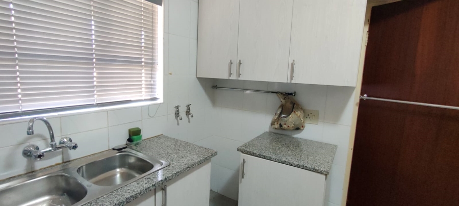 2 Bedroom Property for Sale in Greenhills Gauteng