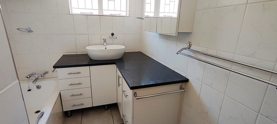 2 Bedroom Property for Sale in Greenhills Gauteng