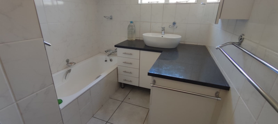2 Bedroom Property for Sale in Greenhills Gauteng