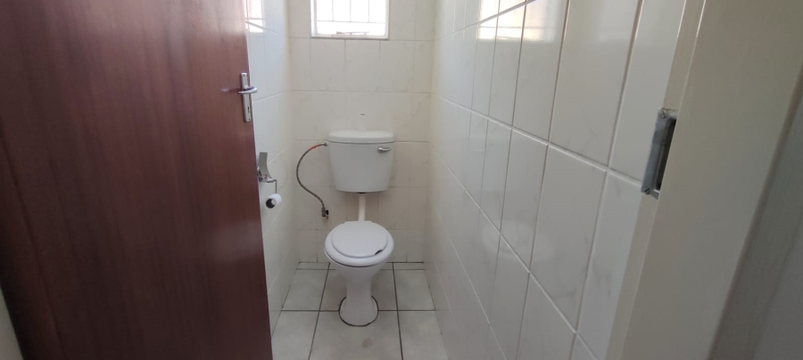 2 Bedroom Property for Sale in Greenhills Gauteng