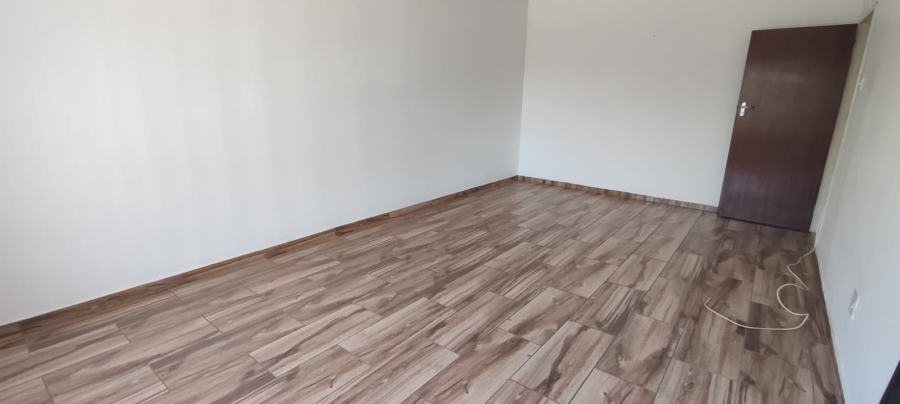 2 Bedroom Property for Sale in Greenhills Gauteng