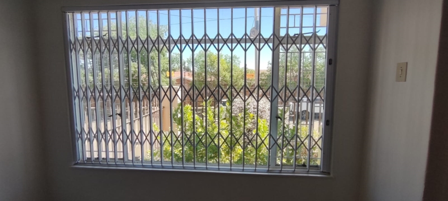 2 Bedroom Property for Sale in Greenhills Gauteng