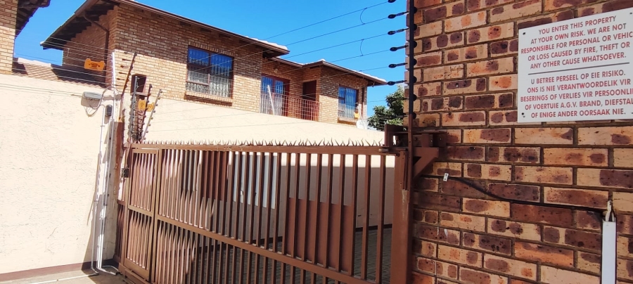 2 Bedroom Property for Sale in Greenhills Gauteng