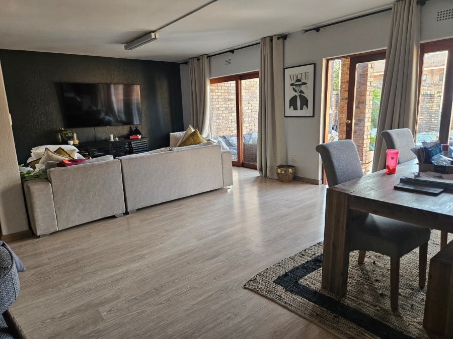 To Let 3 Bedroom Property for Rent in Atholl Gauteng