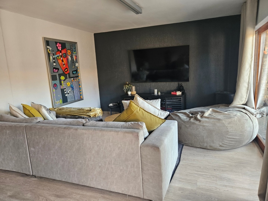 To Let 3 Bedroom Property for Rent in Atholl Gauteng