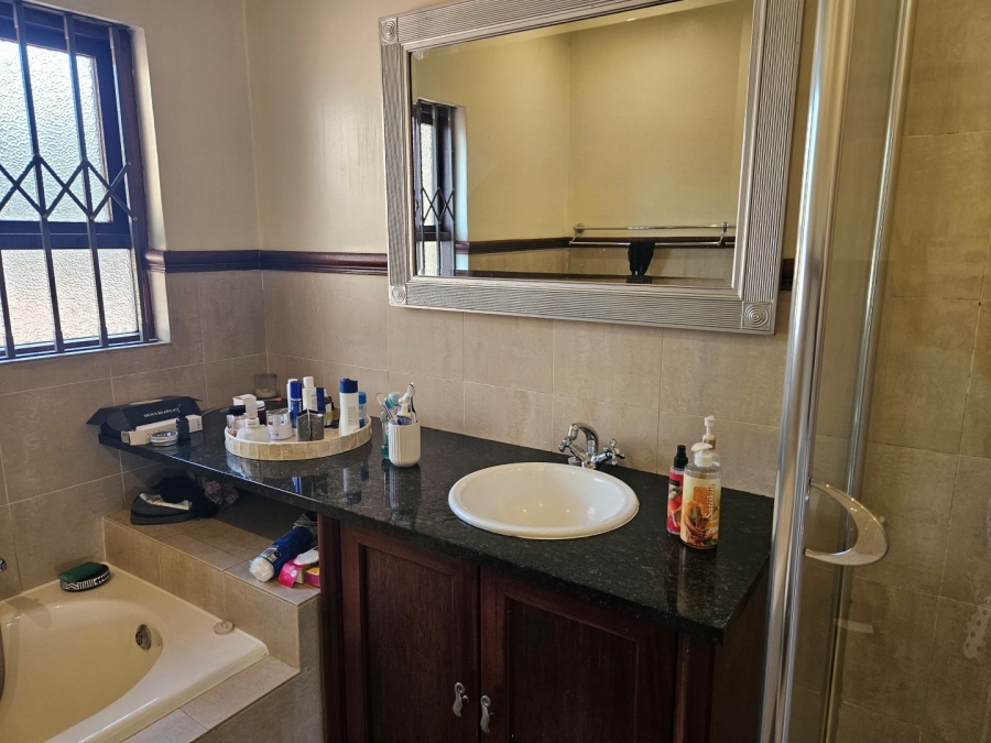 To Let 3 Bedroom Property for Rent in Atholl Gauteng