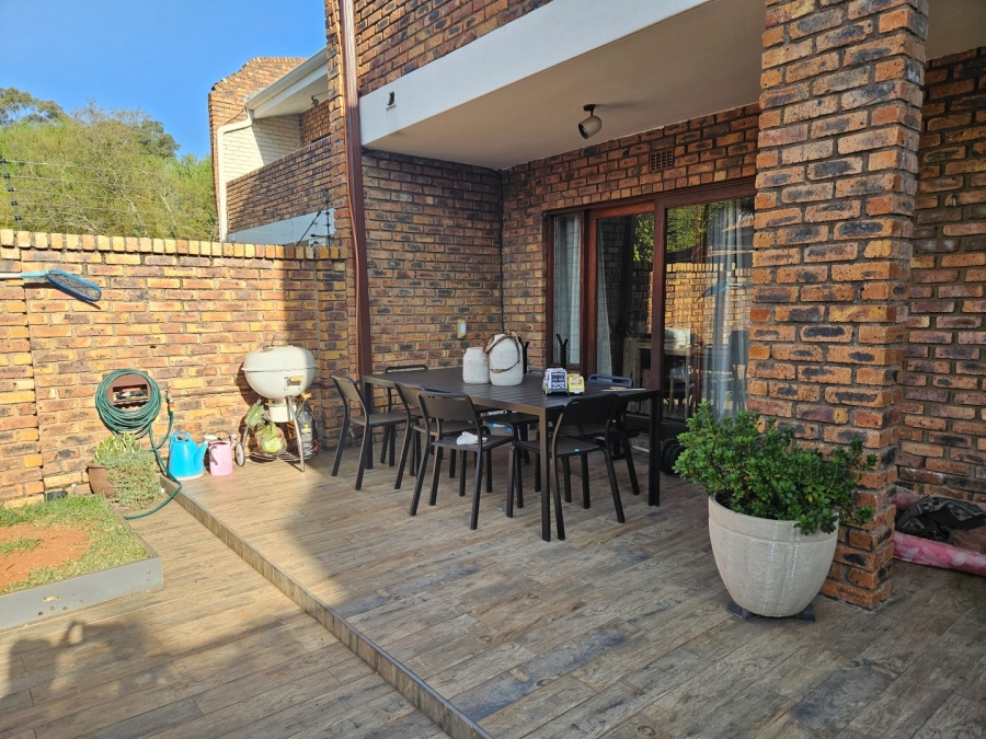 To Let 3 Bedroom Property for Rent in Atholl Gauteng