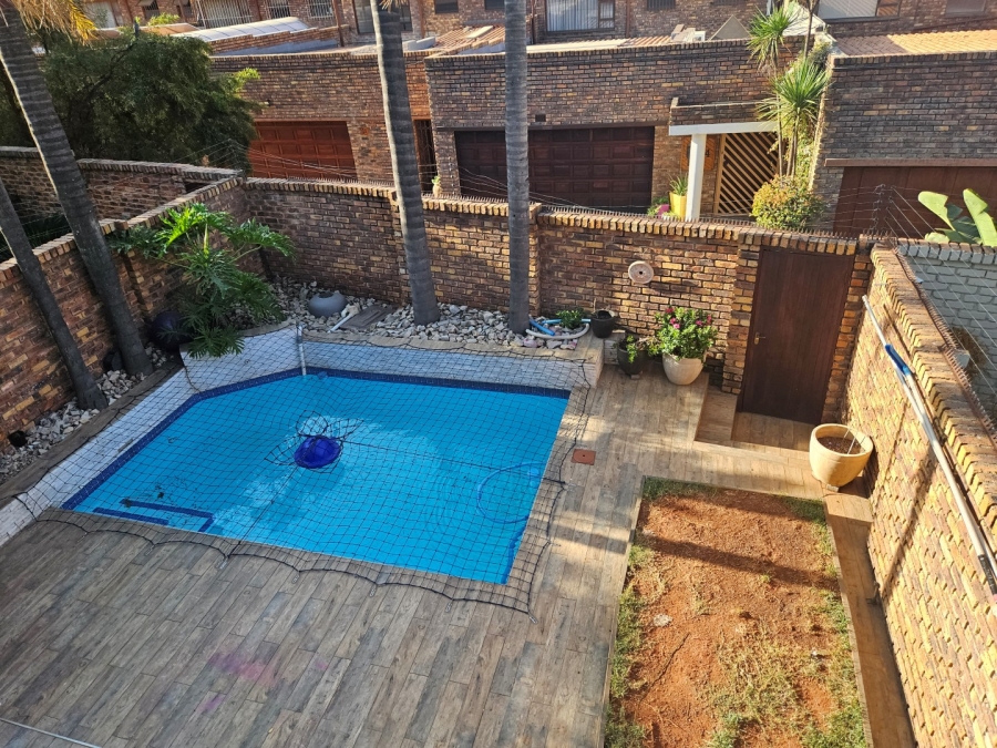 To Let 3 Bedroom Property for Rent in Atholl Gauteng