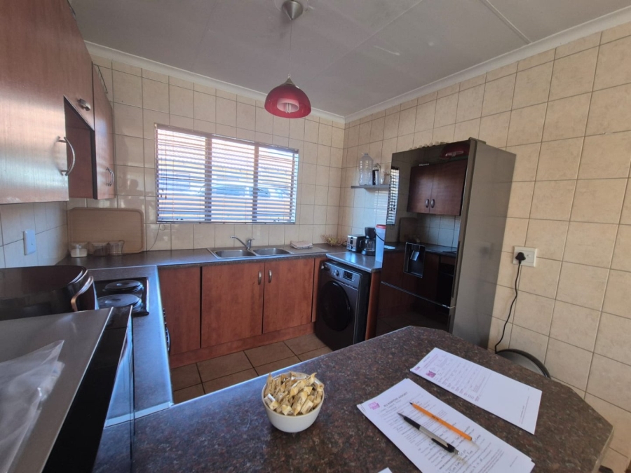 2 Bedroom Property for Sale in Greenhills Gauteng