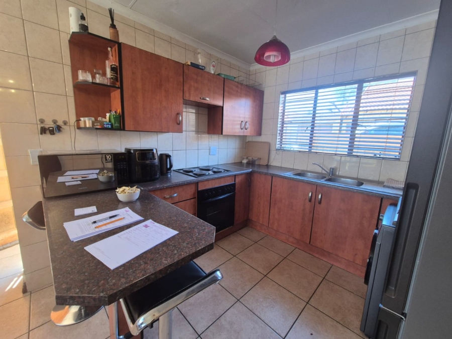 2 Bedroom Property for Sale in Greenhills Gauteng