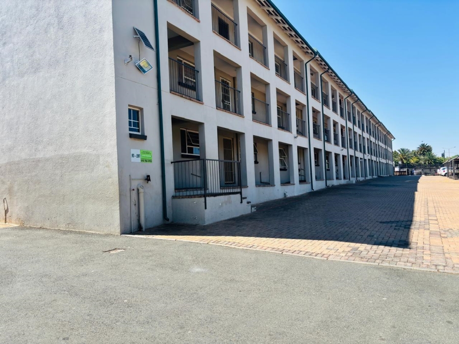 1 Bedroom Property for Sale in Krugersdorp North Gauteng