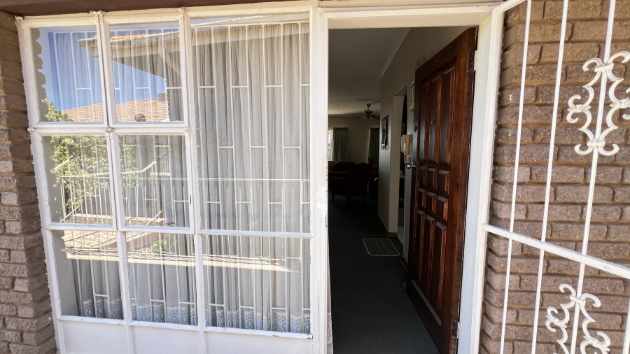2 Bedroom Property for Sale in Greenhills Gauteng