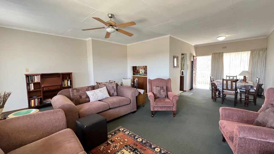 2 Bedroom Property for Sale in Greenhills Gauteng