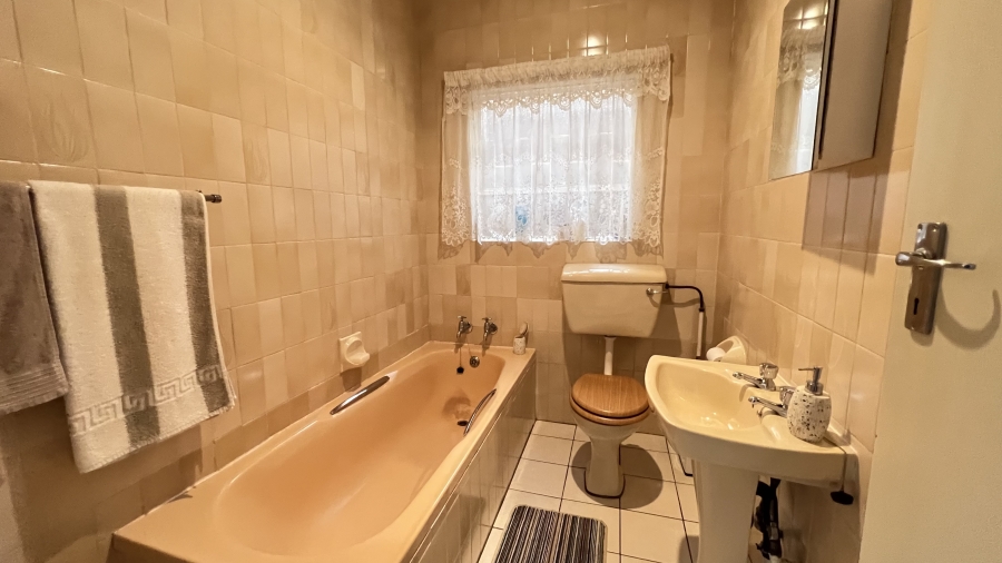 2 Bedroom Property for Sale in Greenhills Gauteng