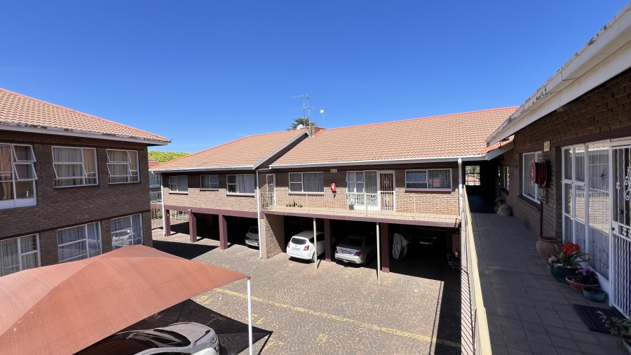 2 Bedroom Property for Sale in Greenhills Gauteng