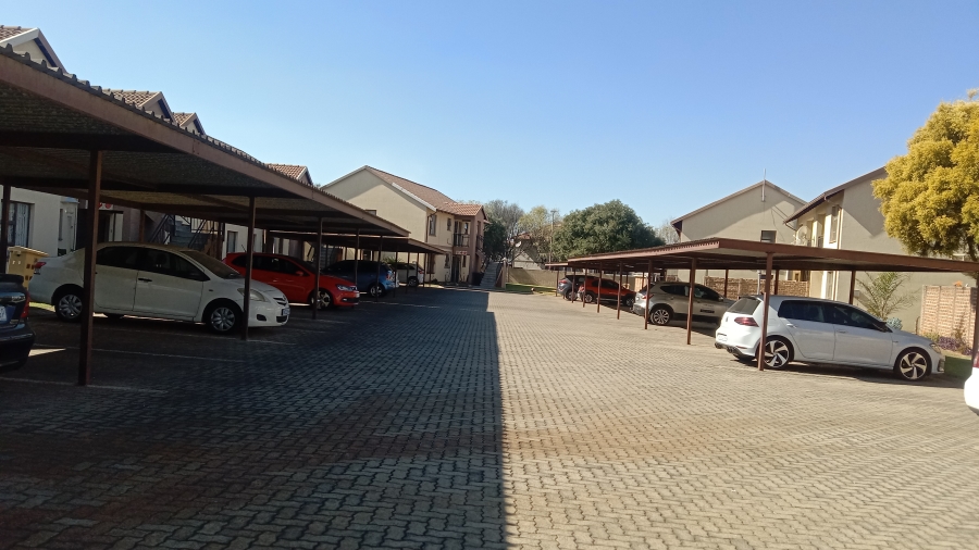 2 Bedroom Property for Sale in Parkrand Gauteng