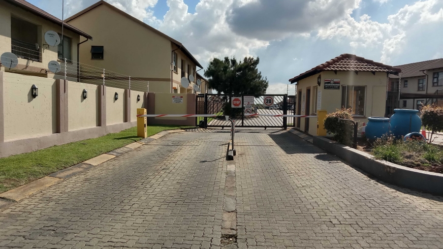 2 Bedroom Property for Sale in Parkrand Gauteng