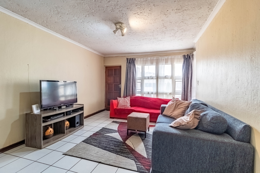 3 Bedroom Property for Sale in Glenanda Gauteng
