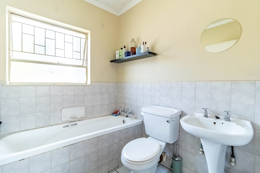 3 Bedroom Property for Sale in Glenanda Gauteng