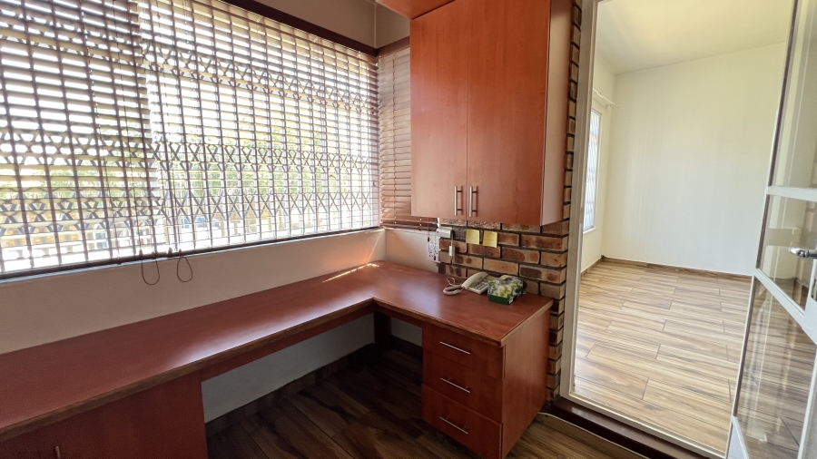 2 Bedroom Property for Sale in Greenhills Gauteng