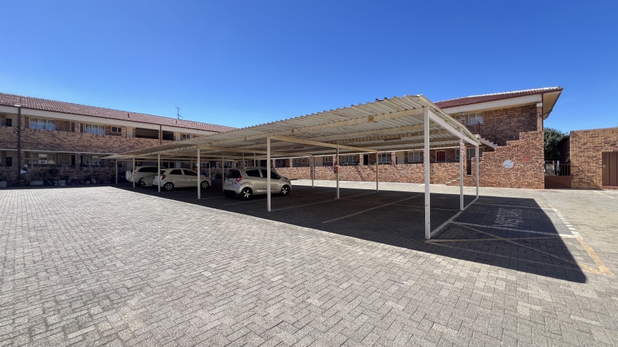 2 Bedroom Property for Sale in Greenhills Gauteng