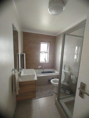 To Let 2 Bedroom Property for Rent in Modderfontein Gauteng