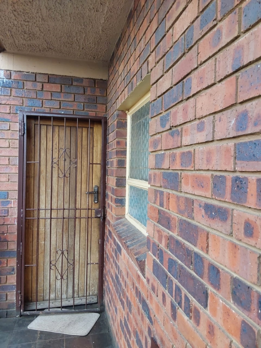 2 Bedroom Property for Sale in Pretoria West Gauteng