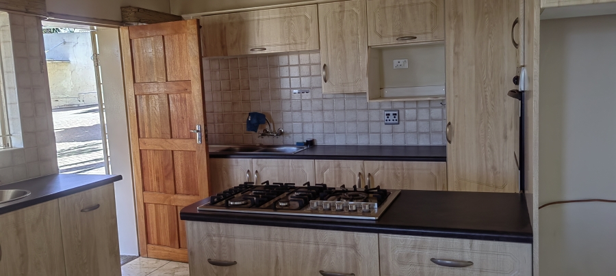 2 Bedroom Property for Sale in Linmeyer Gauteng