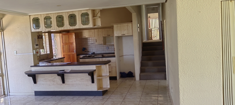 2 Bedroom Property for Sale in Linmeyer Gauteng