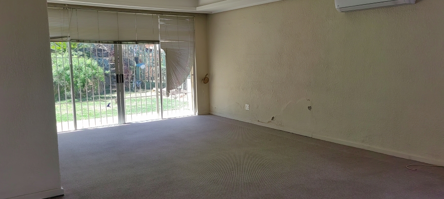 2 Bedroom Property for Sale in Linmeyer Gauteng