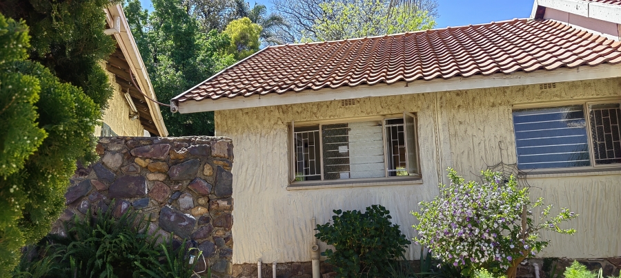 2 Bedroom Property for Sale in Linmeyer Gauteng