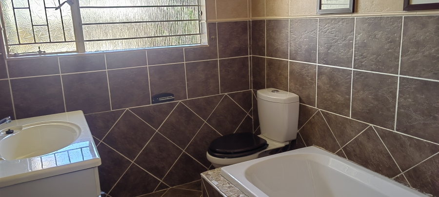 2 Bedroom Property for Sale in Linmeyer Gauteng