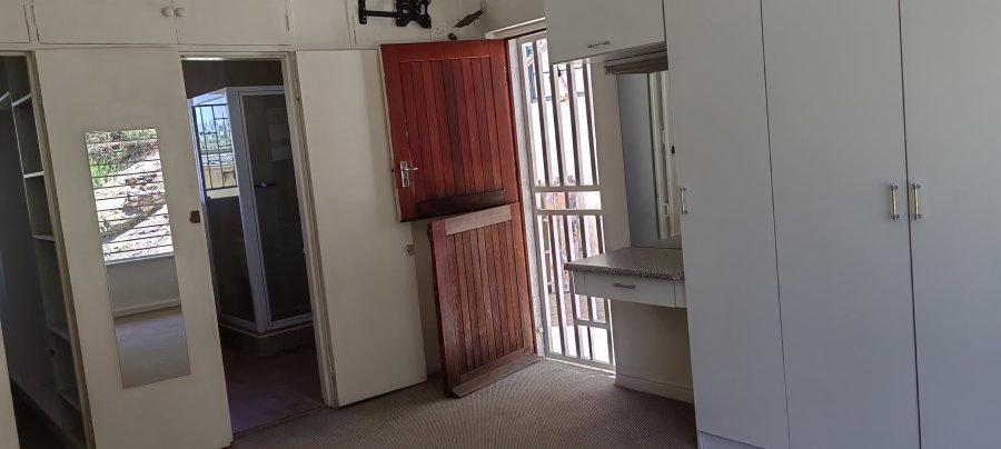 2 Bedroom Property for Sale in Linmeyer Gauteng
