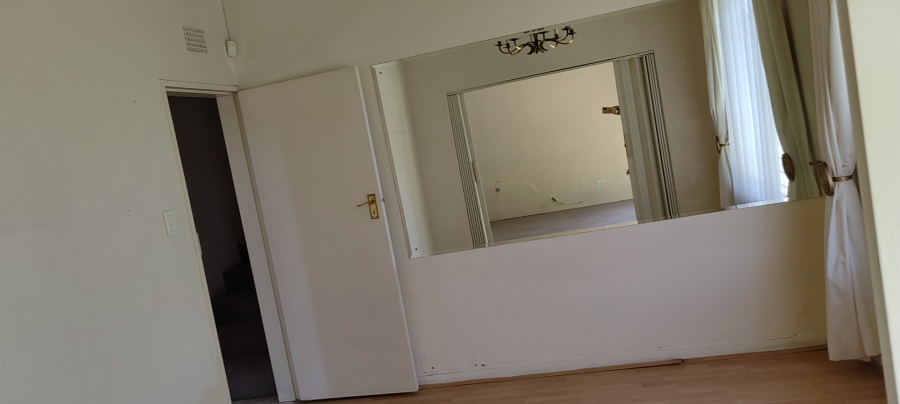 2 Bedroom Property for Sale in Linmeyer Gauteng