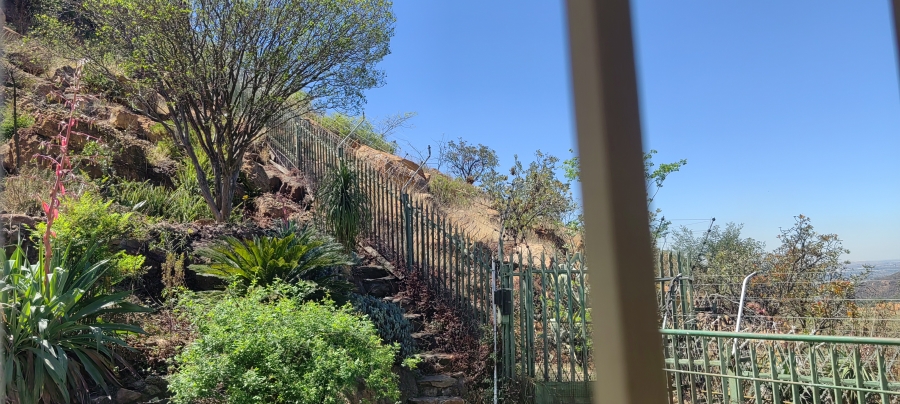2 Bedroom Property for Sale in Linmeyer Gauteng
