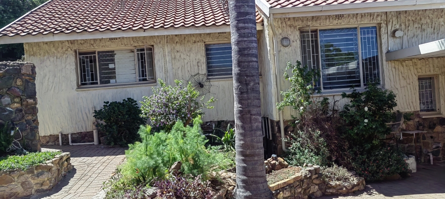 2 Bedroom Property for Sale in Linmeyer Gauteng