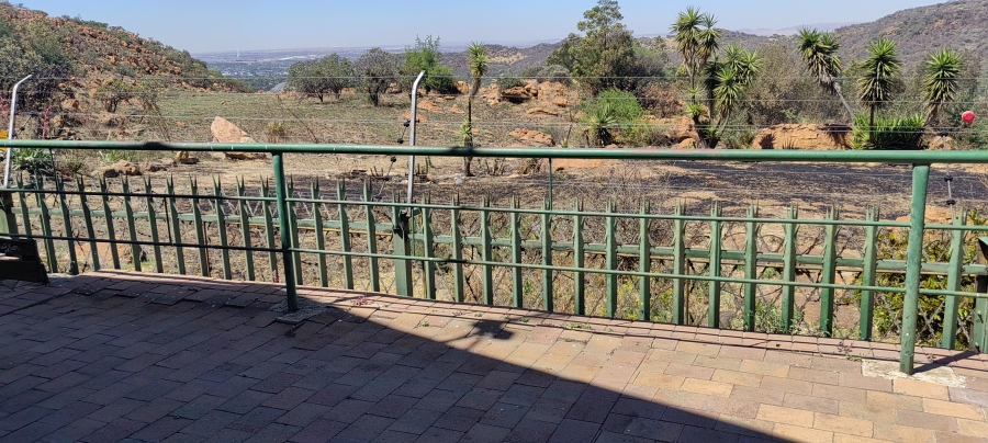 2 Bedroom Property for Sale in Linmeyer Gauteng