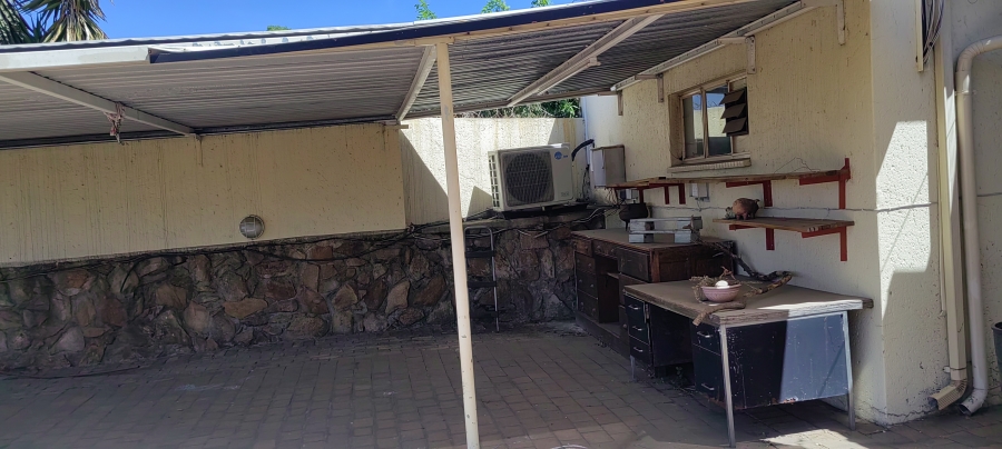 2 Bedroom Property for Sale in Linmeyer Gauteng