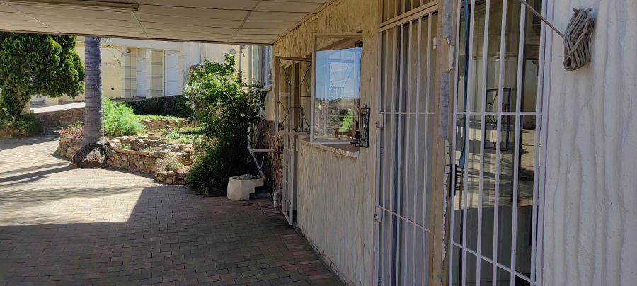 2 Bedroom Property for Sale in Linmeyer Gauteng
