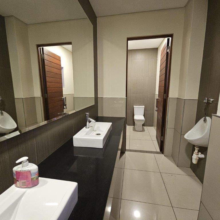 To Let commercial Property for Rent in Die Hoewes Gauteng