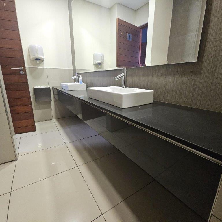 To Let commercial Property for Rent in Die Hoewes Gauteng